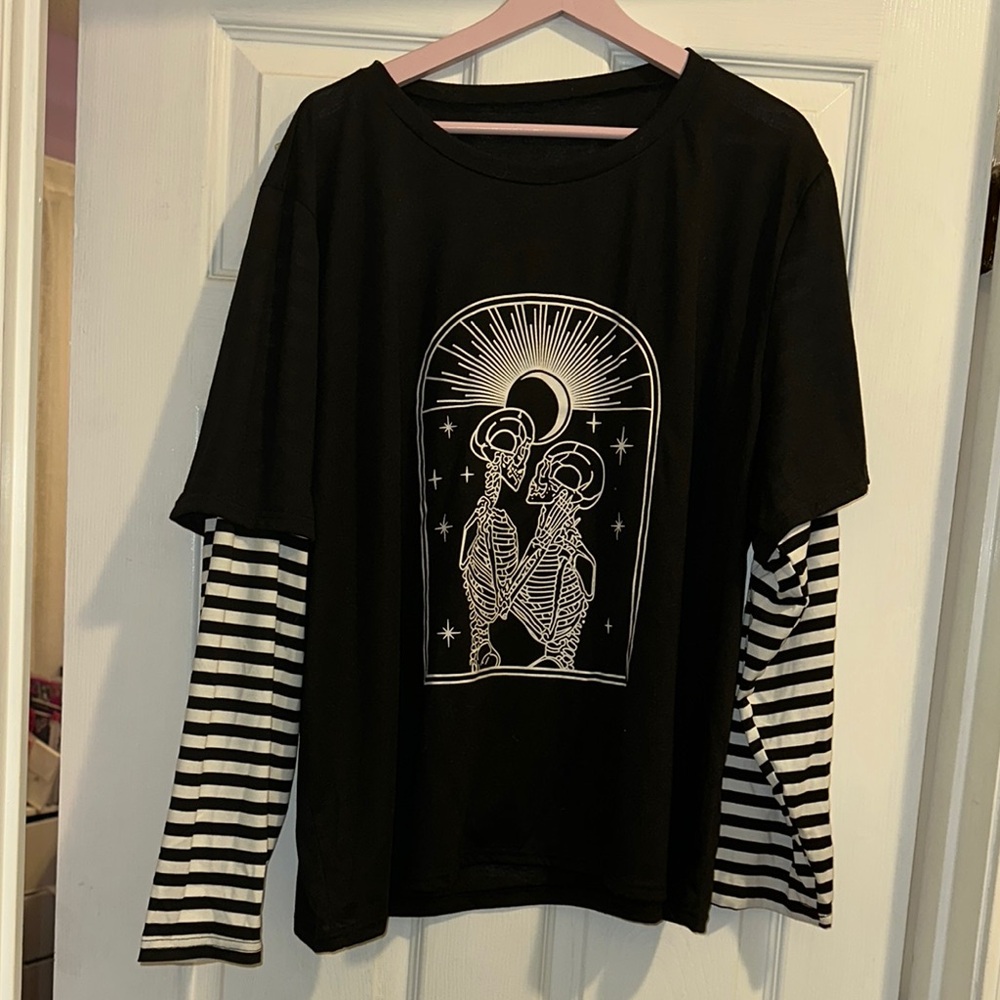 Black Graphic Long Sleeve Shirt with Striped Sleeves